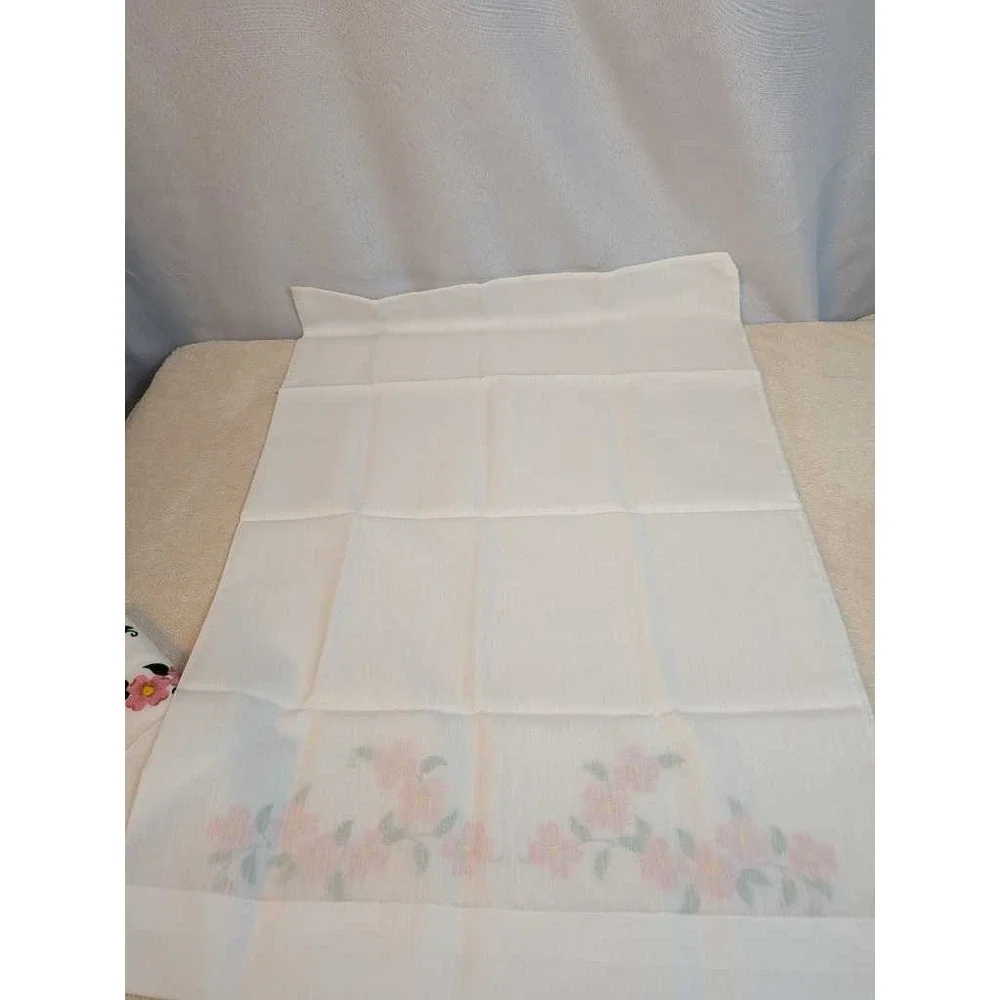 Thomaston New Era White Embroidered Floral Hand Towels 2pc Set